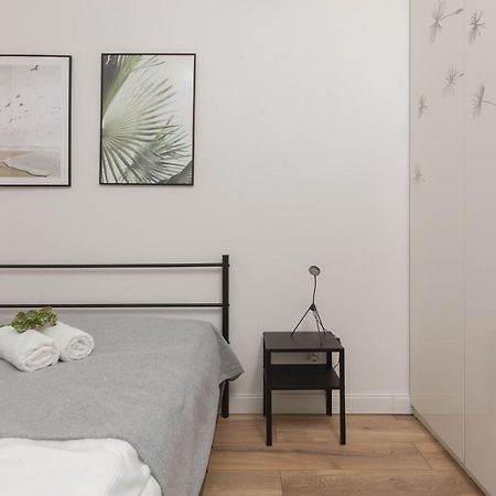 Forum Wola Jana Kazimierza Apartment By Noclegi Renters ワルシャワ エクステリア 写真