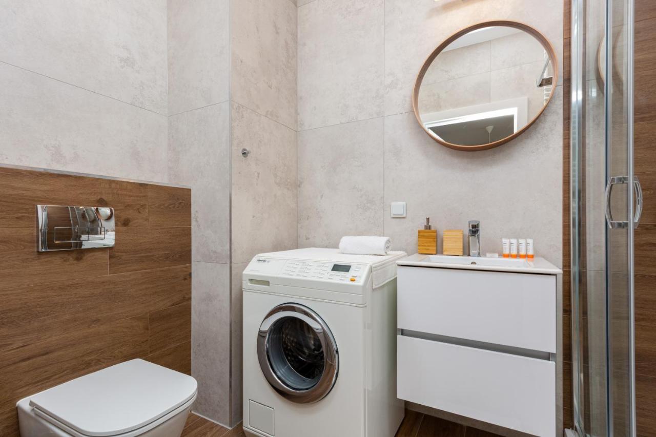Forum Wola Jana Kazimierza Apartment By Noclegi Renters ワルシャワ エクステリア 写真