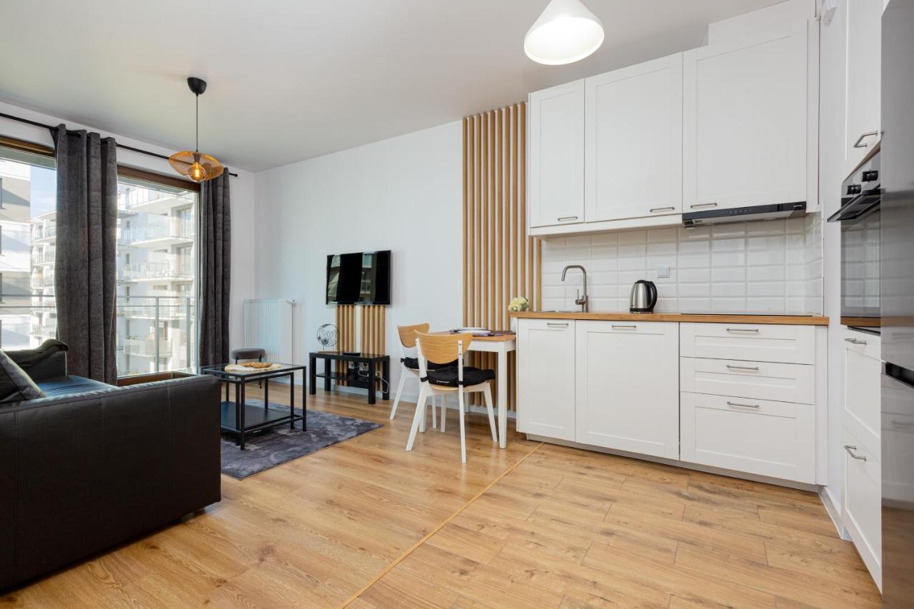 Forum Wola Jana Kazimierza Apartment By Noclegi Renters ワルシャワ エクステリア 写真