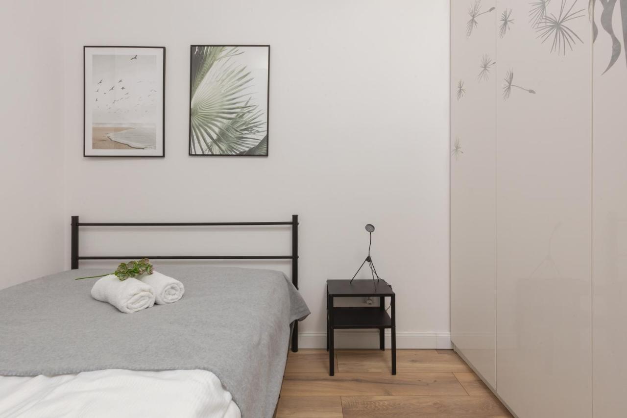 Forum Wola Jana Kazimierza Apartment By Noclegi Renters ワルシャワ エクステリア 写真